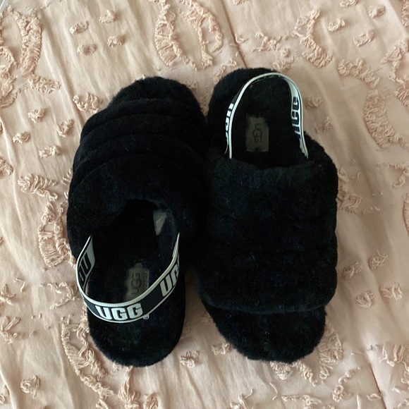 COPY - UGG fuzzy slippers - Picture 5 of 5